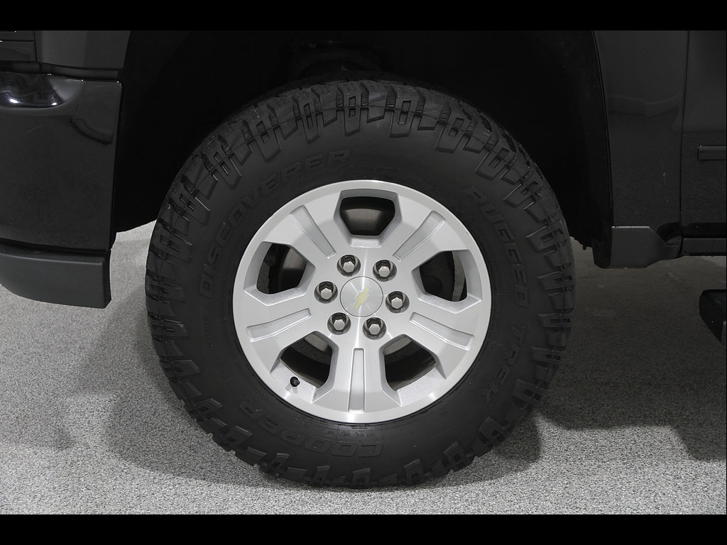 Used 2018 Chevrolet Silverado 1500 LT w/ All Star Edition AWD/4WD image 22