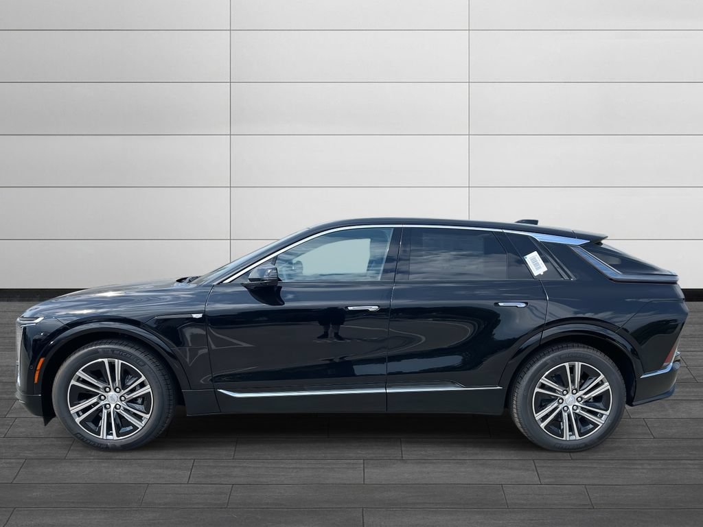 New 2026 Cadillac Lyriq Luxury RWD image 2