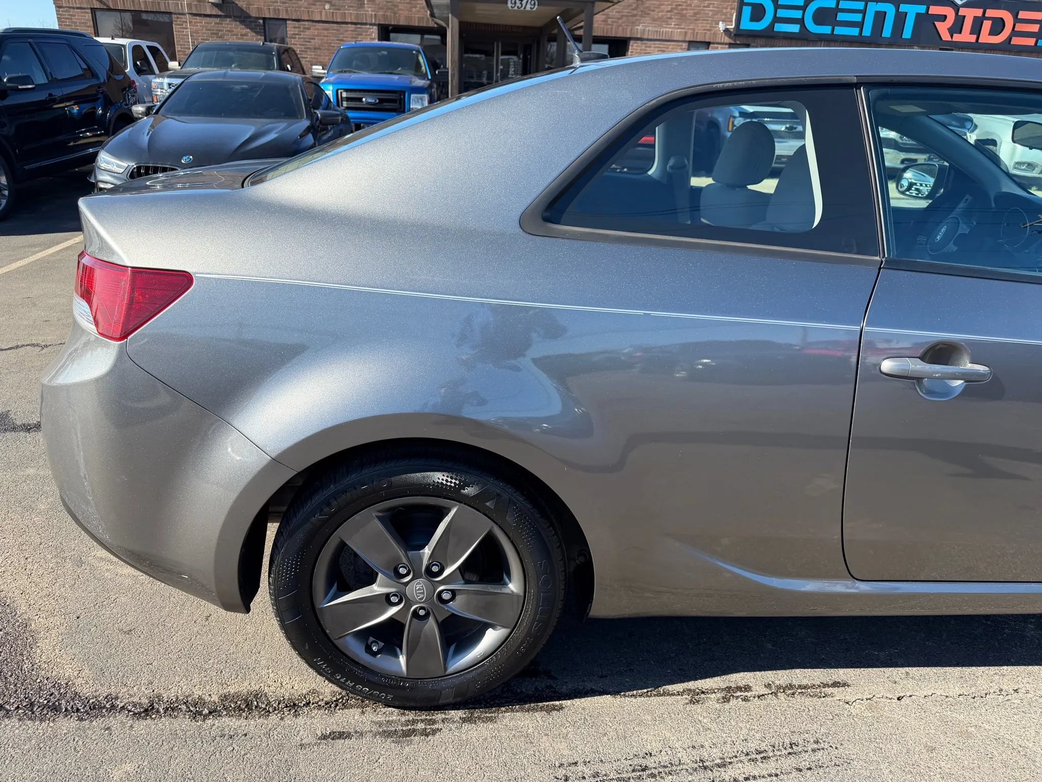 Used 2010 Kia Forte Koup EX FWD image 39