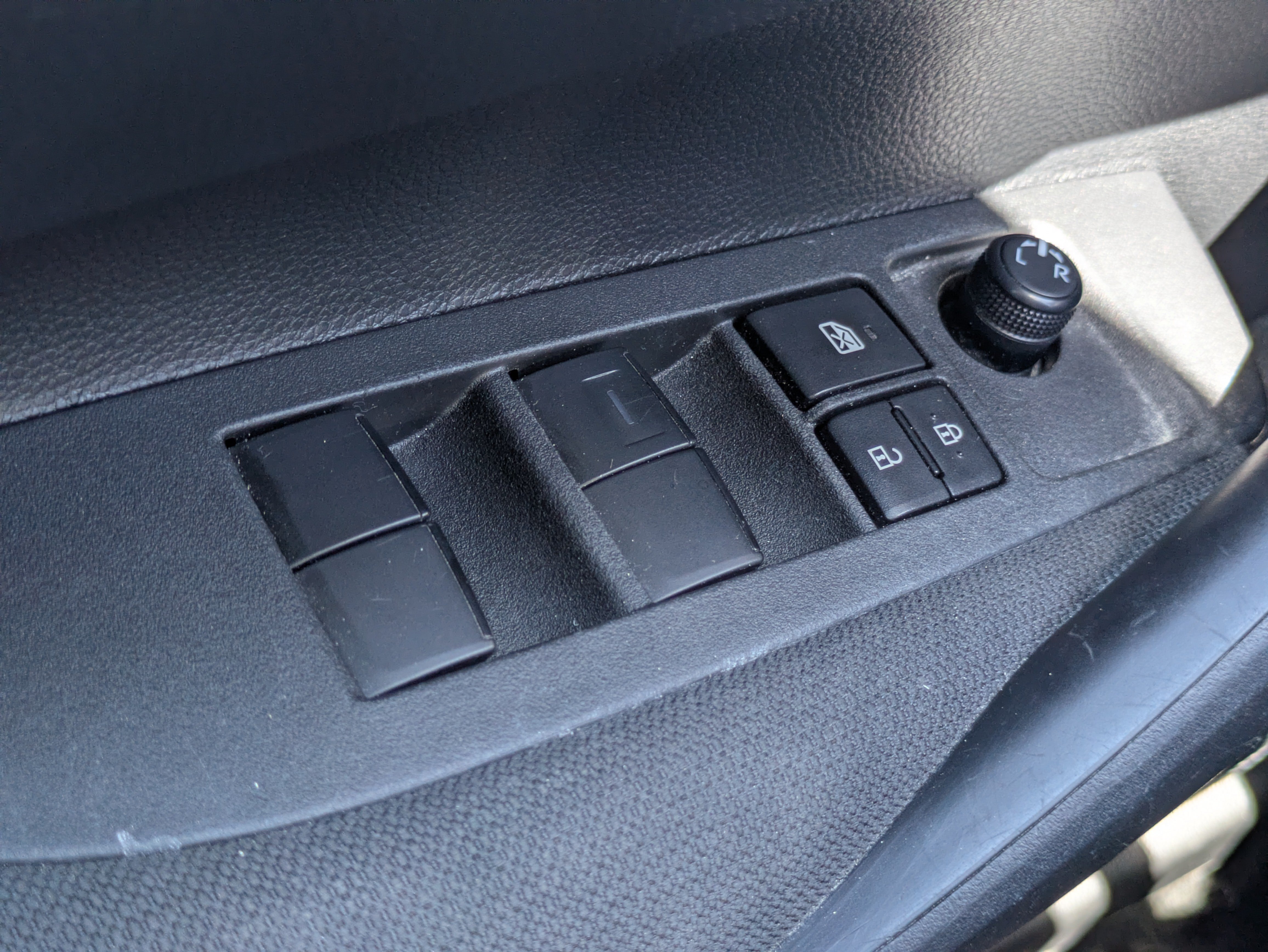 Used 2025 Toyota Corolla LE FWD image 12