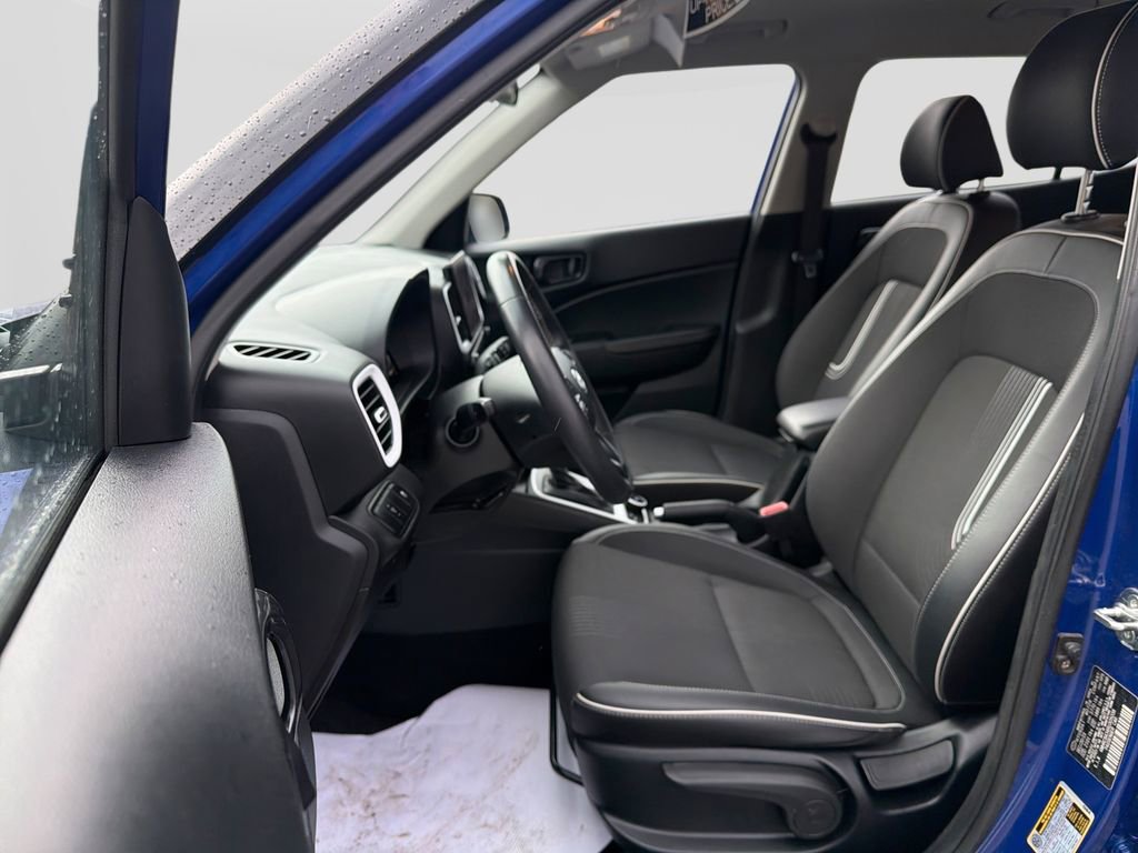 Certified 2024 Hyundai Venue Limited FWD image 15