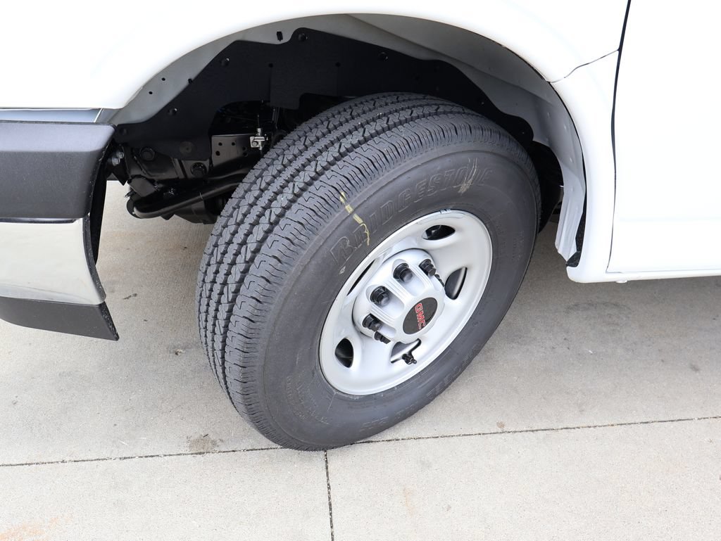New 2026 GMC Savana 2500 w/ Enhanced Convenience Package RWD image 29