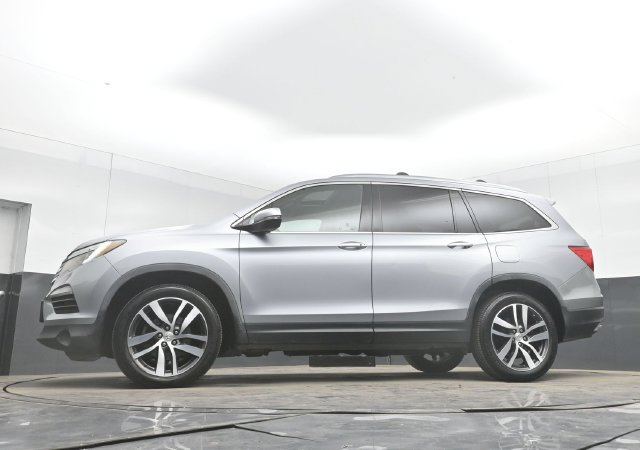 Used 2018 Honda Pilot Elite image 48