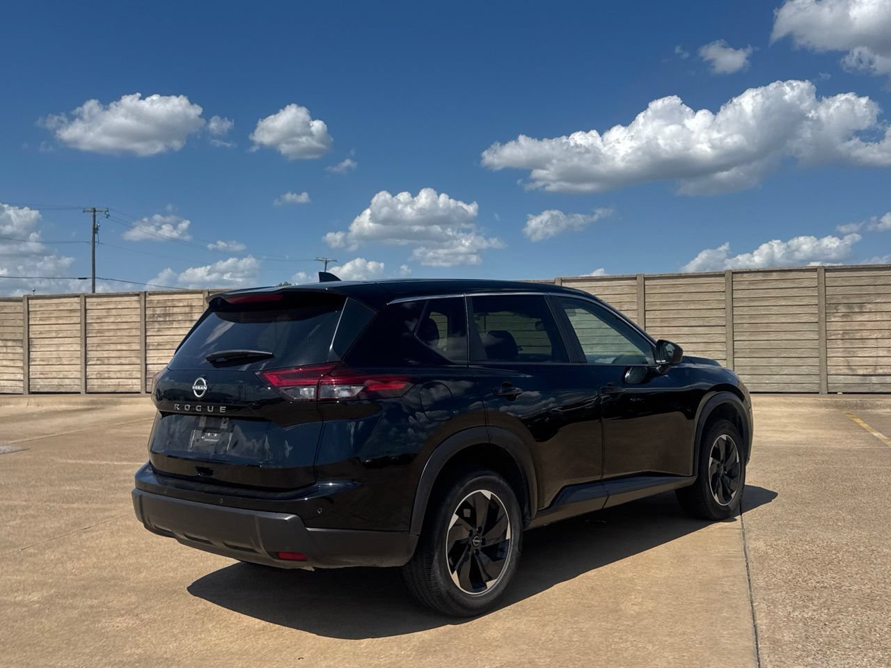 Certified 2025 Nissan Rogue SV FWD image 19