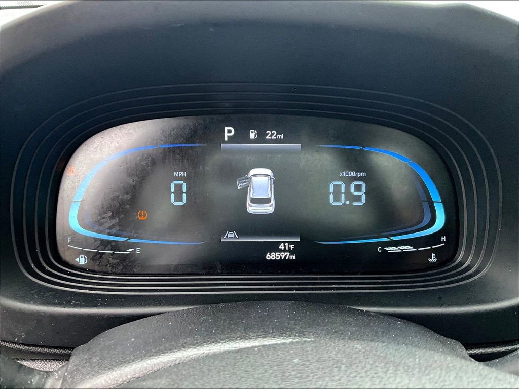 Used 2023 Hyundai Venue Limited w/ Cargo Package image 17