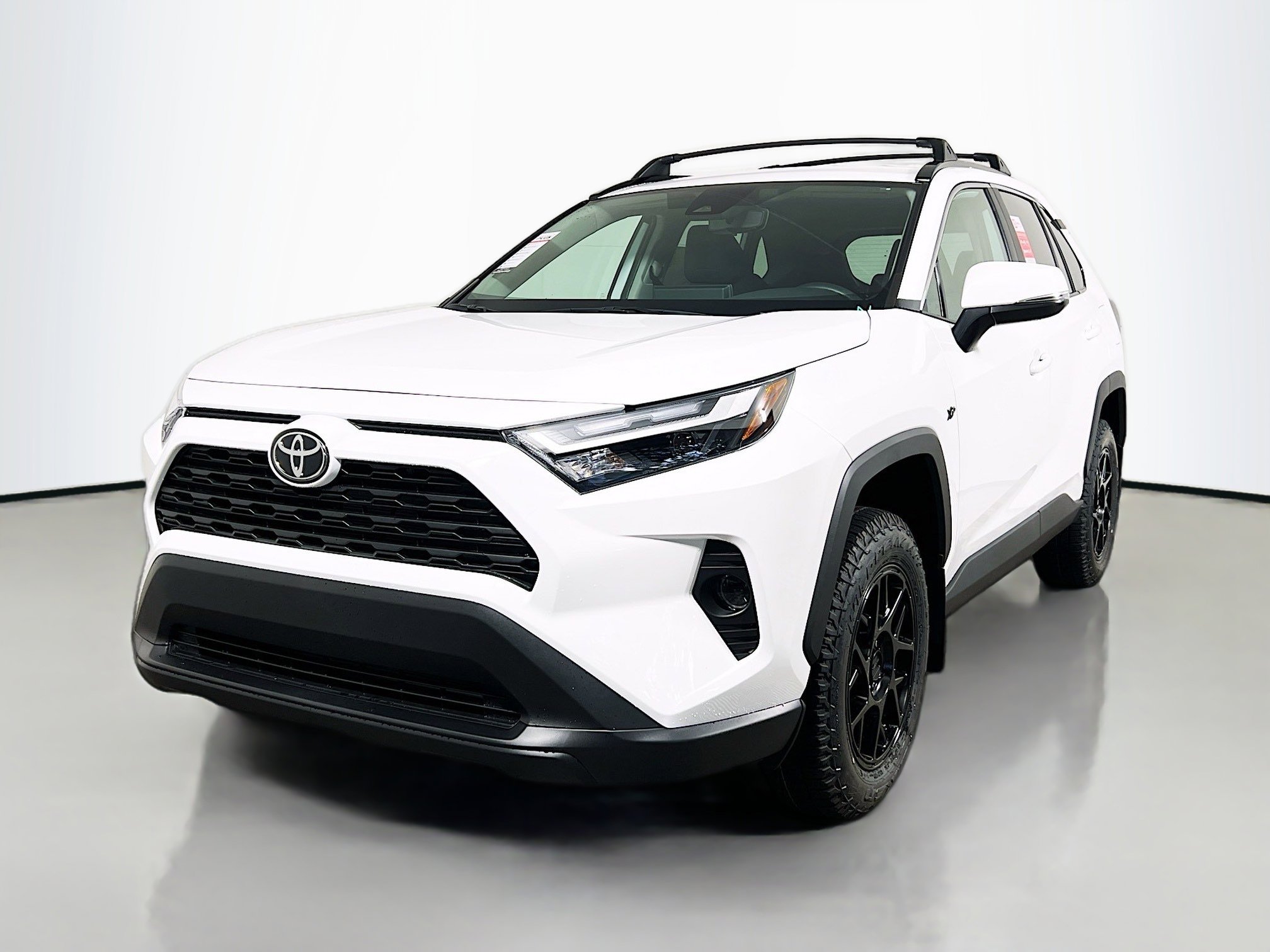 Used 2025 Toyota RAV4 XLE image 10