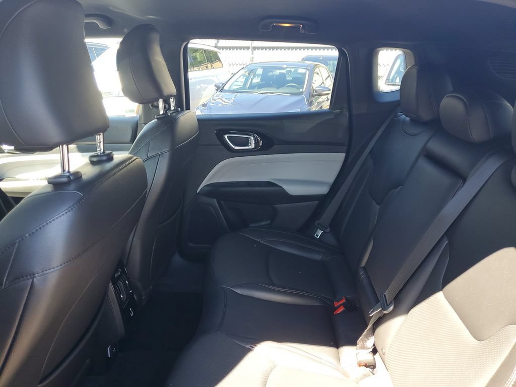Certified 2024 Jeep Compass Limited w/ Elite Group AWD/4WD image 9
