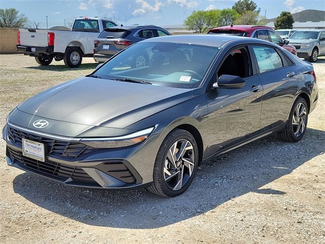 New 2025 Hyundai Elantra SEL image 5