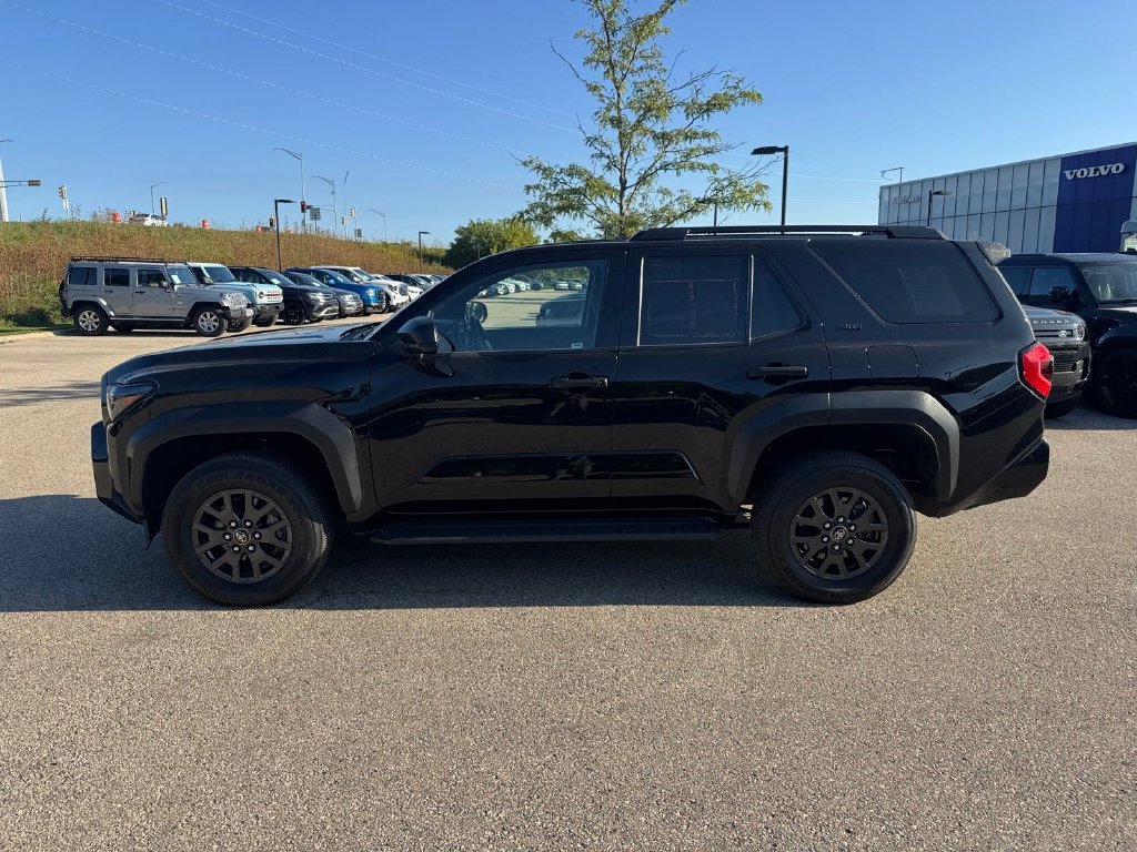 Used 2025 Toyota 4Runner SR5 AWD/4WD image 2