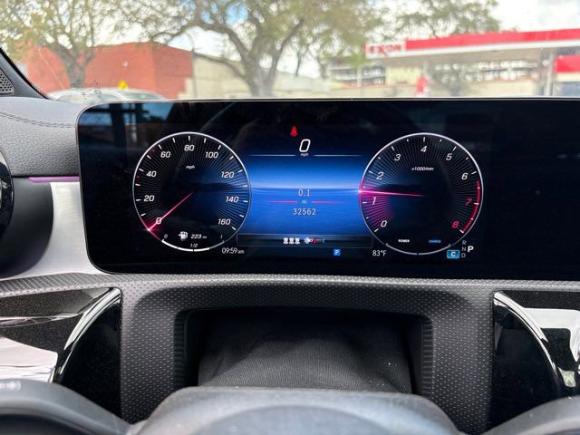 Used 2025 Mercedes-Benz CLA 250 image 21