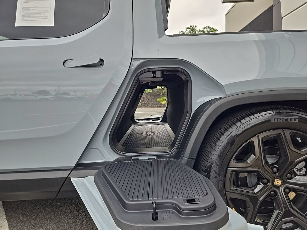 Used 2025 Rivian R1T Adventure AWD/4WD image 13