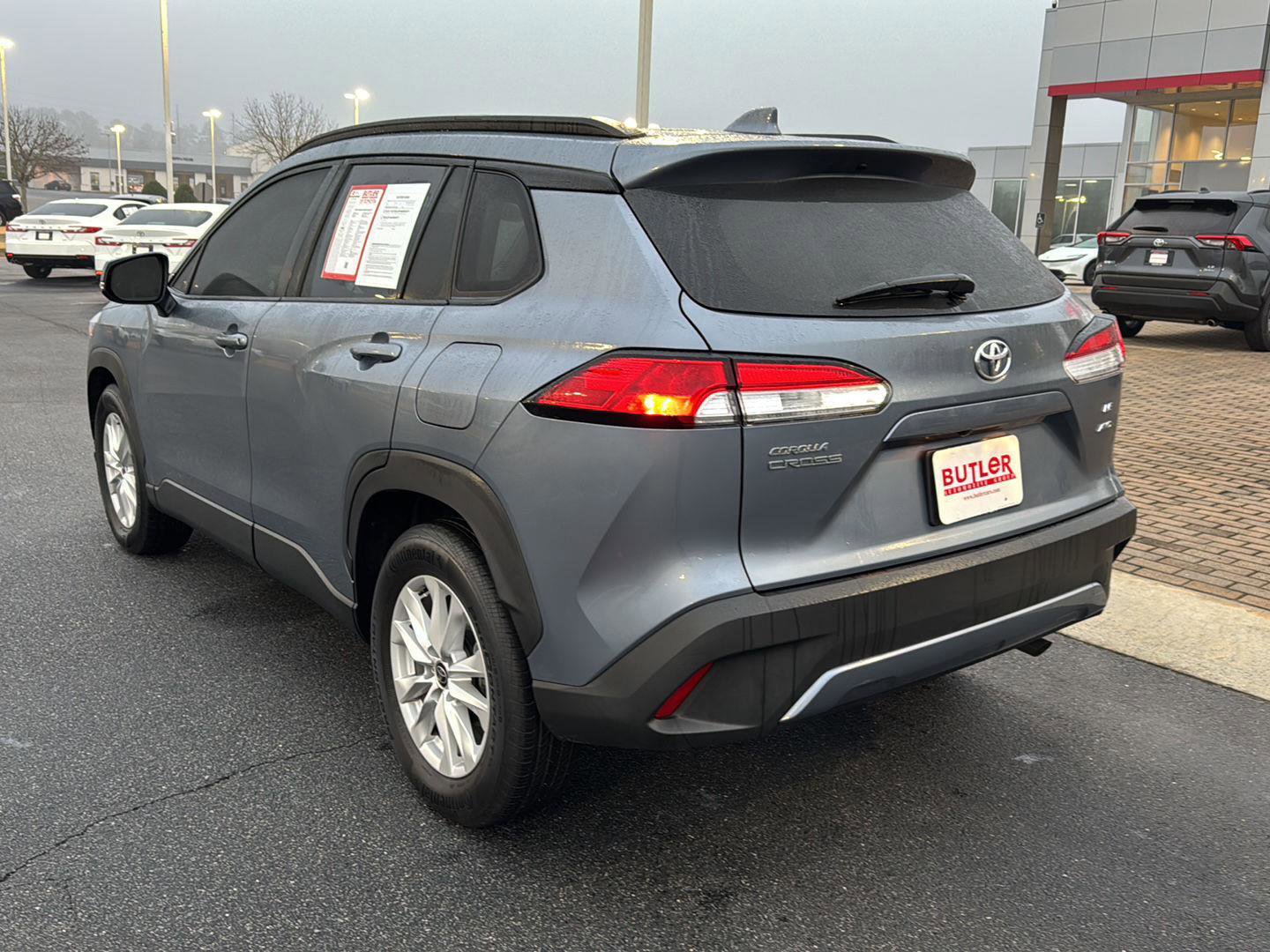 Certified 2022 Toyota Corolla Cross LE image 3