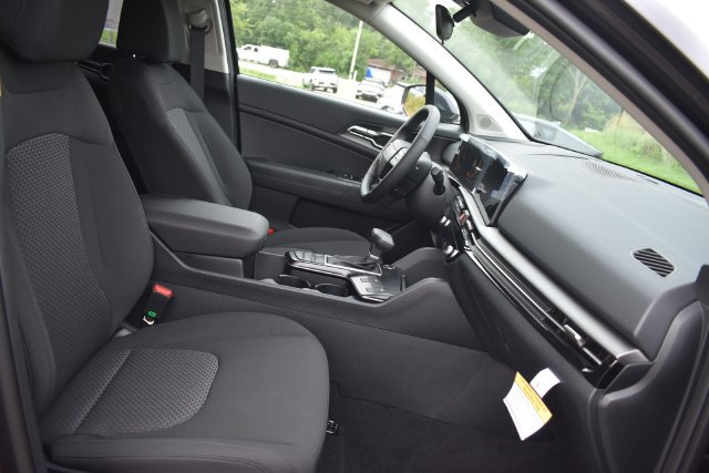 New 2026 Kia Sportage LX w/ LX Convenience Package FWD image 13