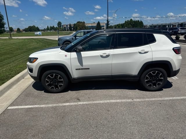 Used 2019 Jeep Compass Trailhawk AWD/4WD image 2