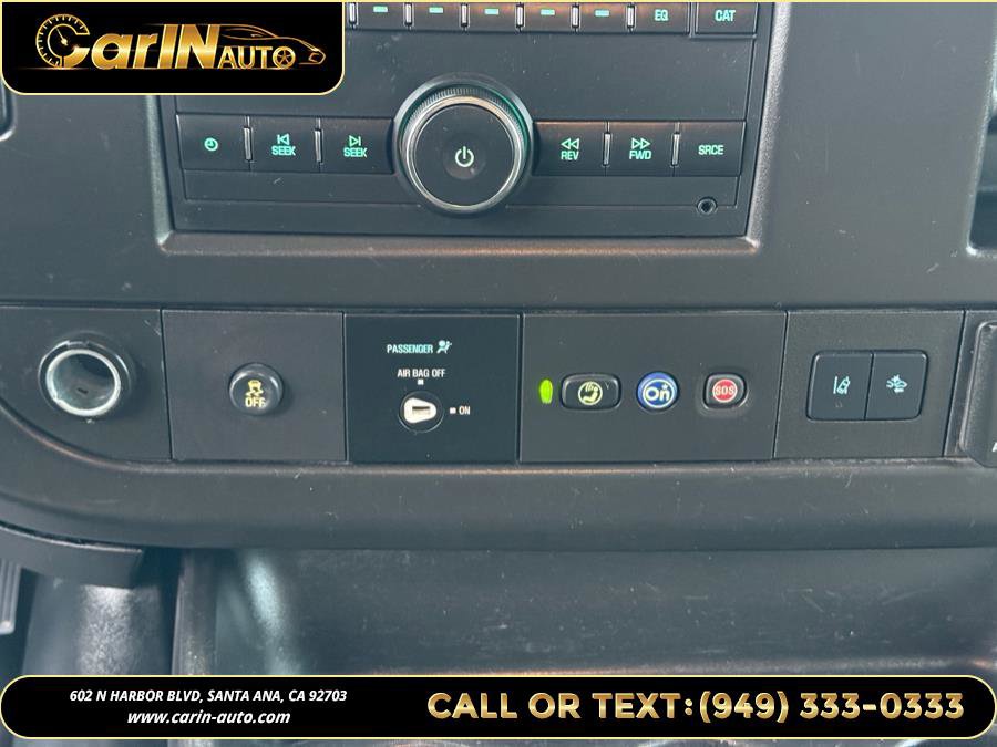 Used 2020 Chevrolet Express 3500 w/ Driver Convenience Package RWD image 17