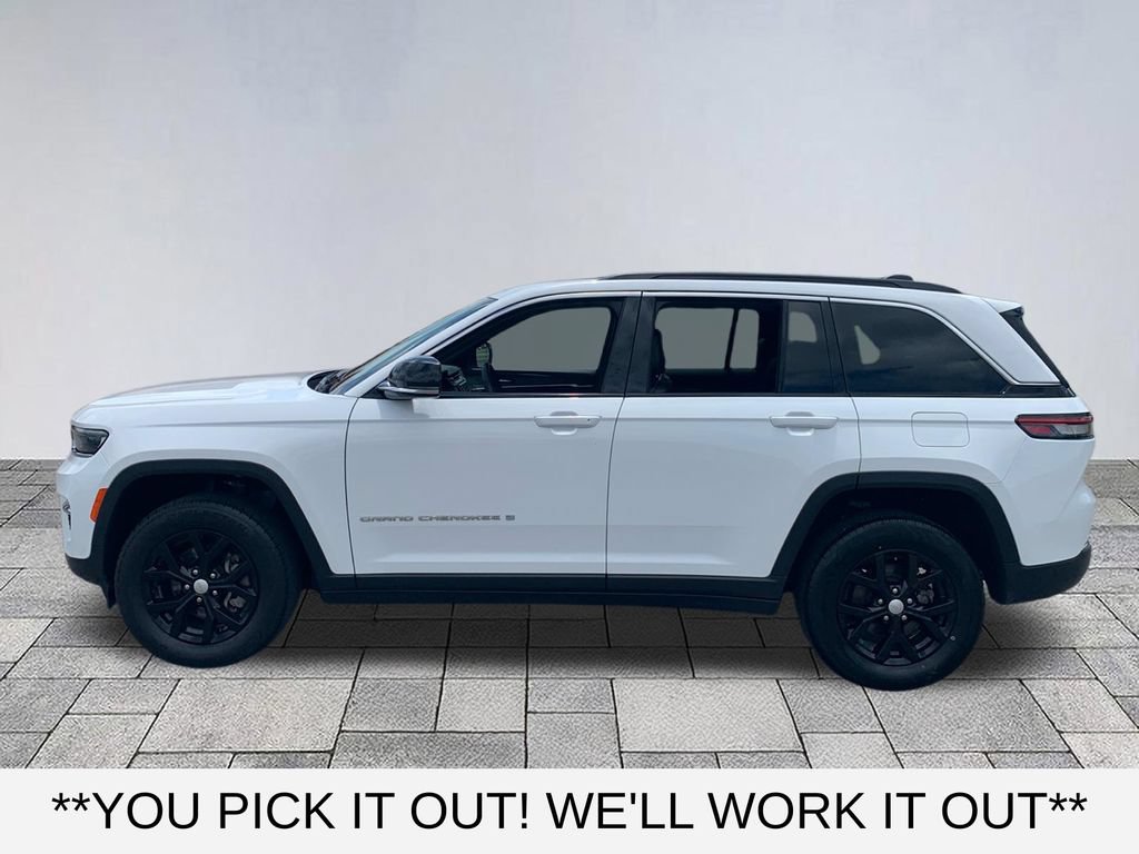 Used 2025 Jeep Grand Cherokee Limited AWD/4WD image 4