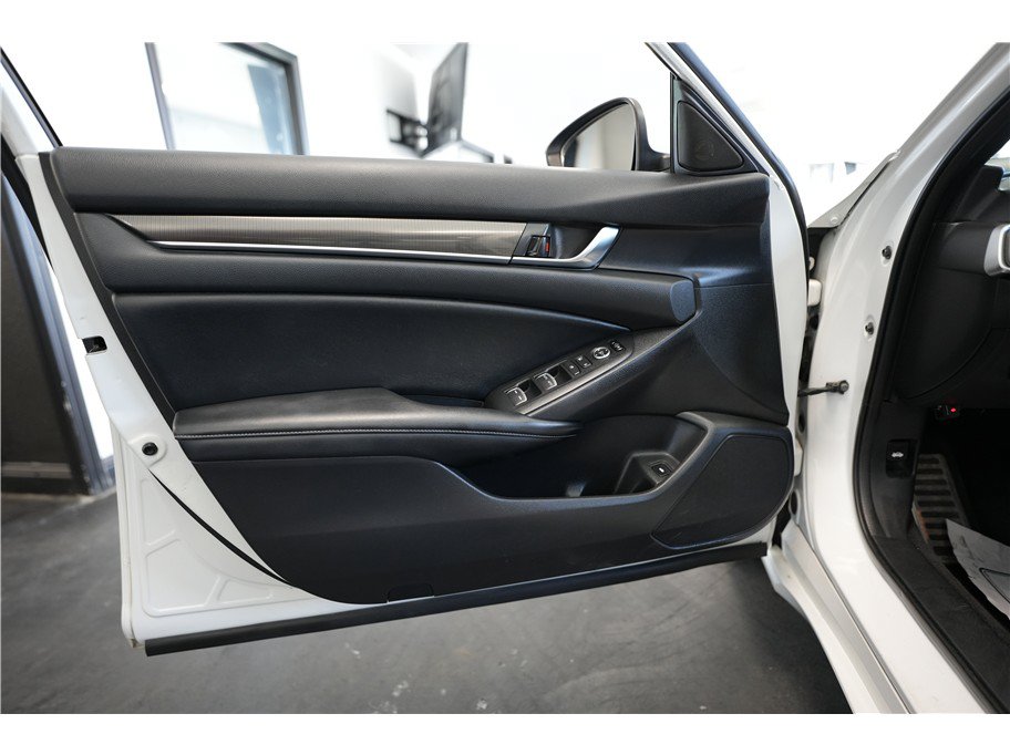 Used 2018 Honda Accord Sport image 16