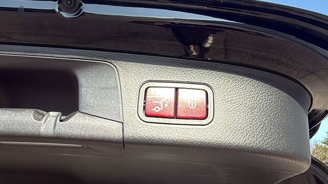 Certified 2025 Mercedes-Benz GLA 250 4MATIC image 22