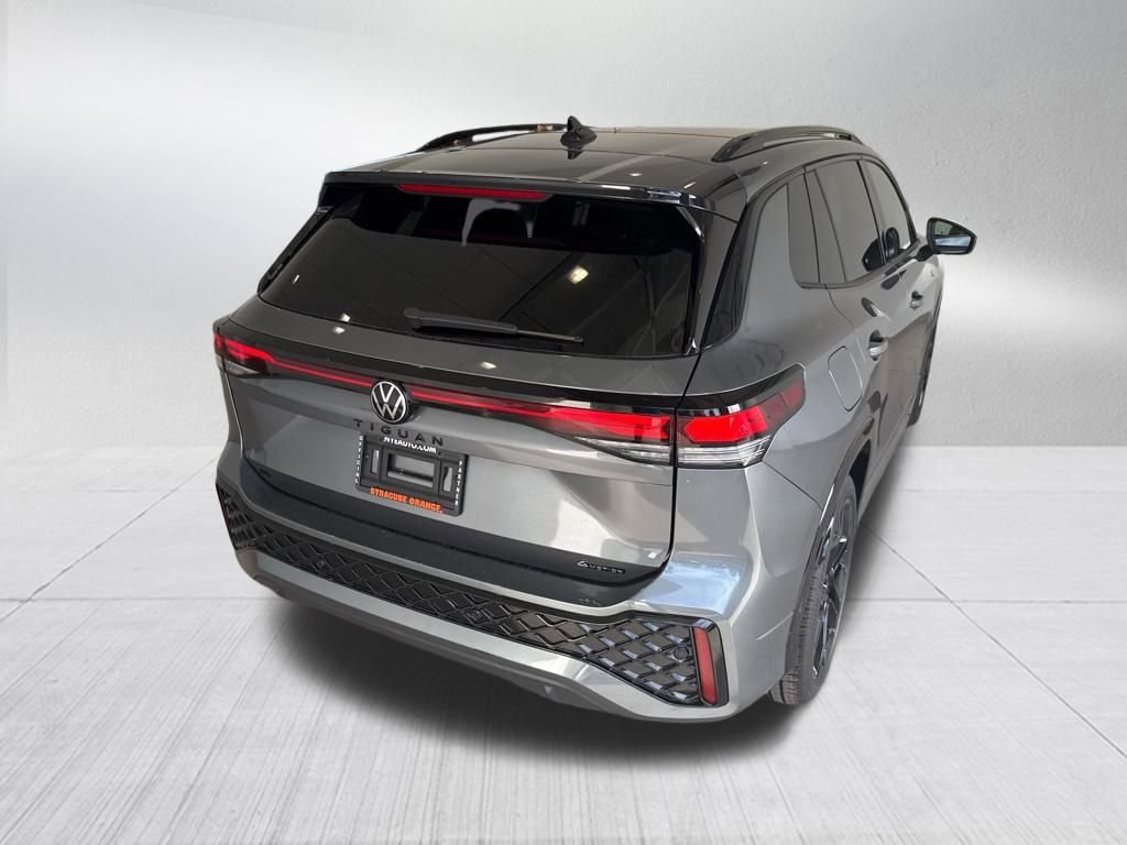 New 2025 Volkswagen Tiguan SE R-Line image 5