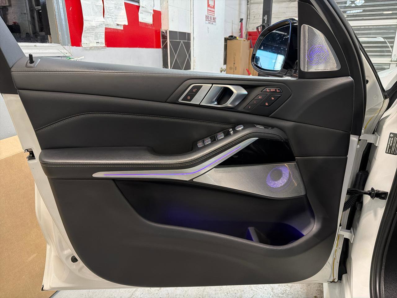 Used 2023 BMW ALPINA XB7 image 16