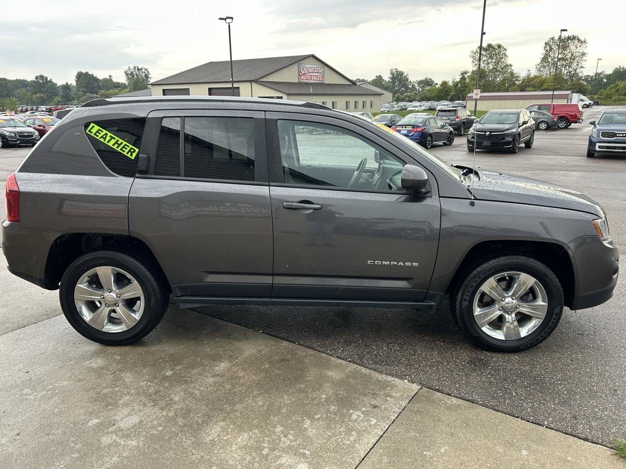 Used 2016 Jeep Compass Latitude AWD/4WD image 4
