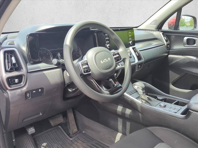 Used 2022 Kia Sorento LX FWD image 9
