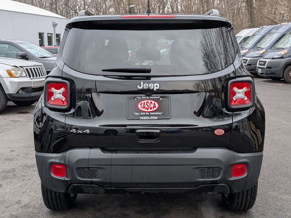 Used 2023 Jeep Renegade Latitude w/ Sun/Sound Group image 4