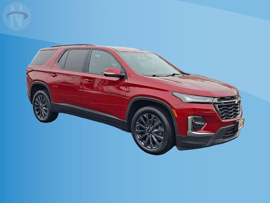 Used 2023 Chevrolet Traverse RS image 2