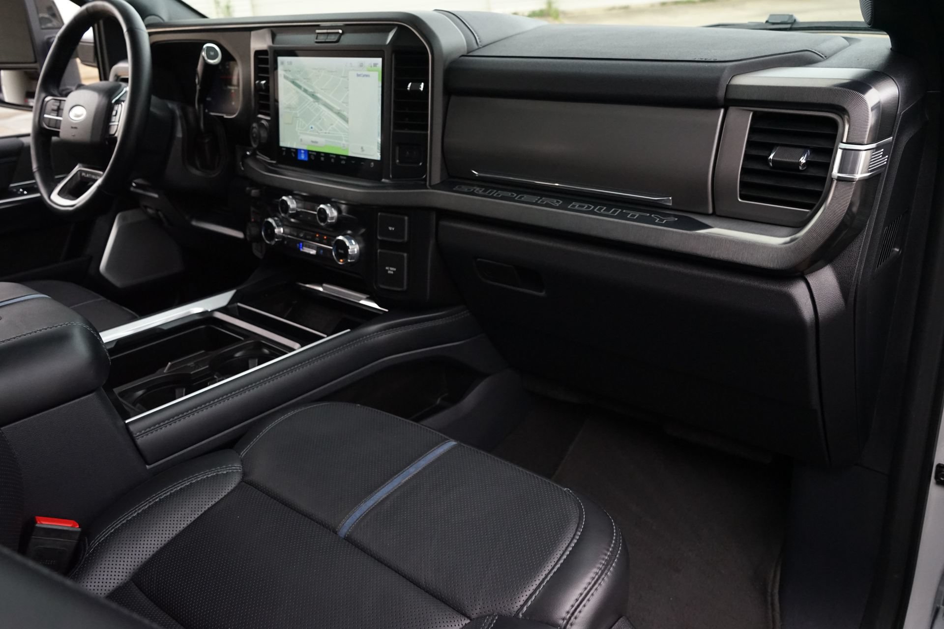 Used 2025 Ford F350 Platinum AWD/4WD image 5