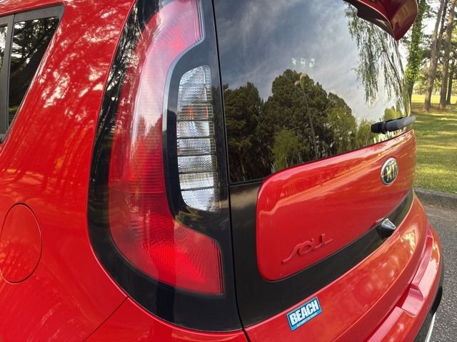 Used 2018 Kia Soul ! FWD image 13