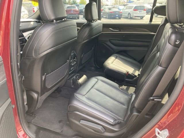 Used 2025 Jeep Grand Cherokee L Limited w/ Black Appearance Package AWD/4WD image 26