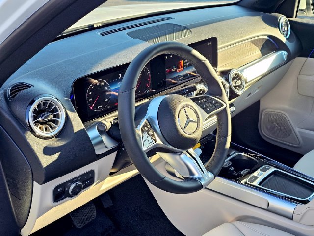 New 2026 Mercedes-Benz GLB 250 4MATIC image 14