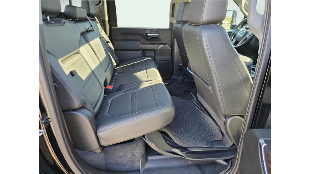 Used 2022 GMC Sierra 3500 Denali w/ Denali Ultimate Package AWD/4WD image 40
