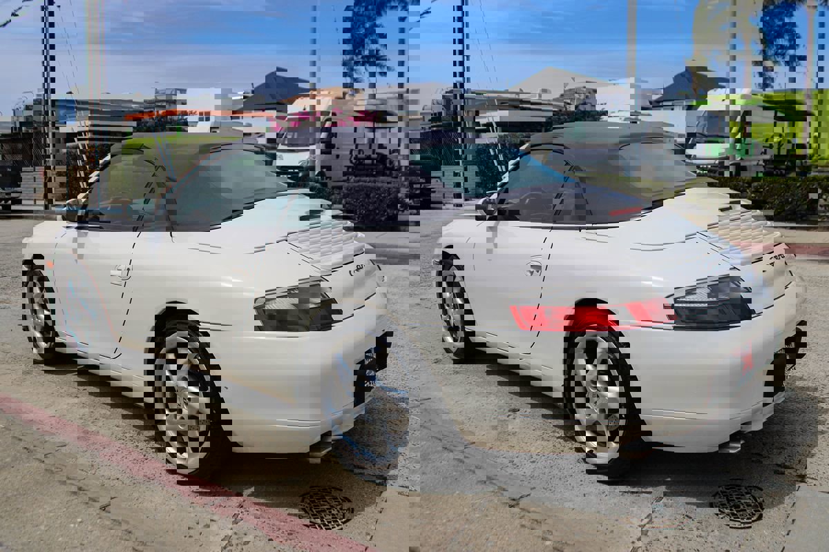 Used 2000 Porsche 911 Cabriolet image 3