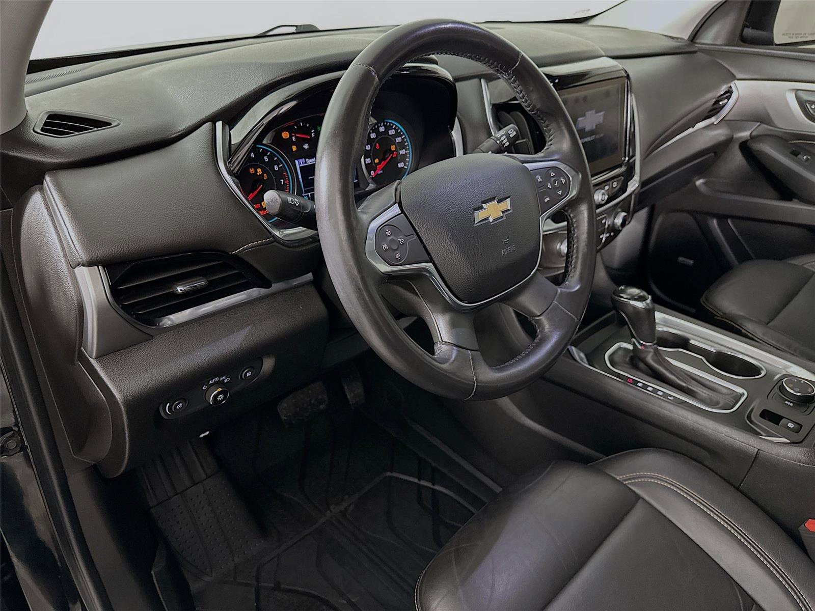 Used 2018 Chevrolet Traverse LT image 9