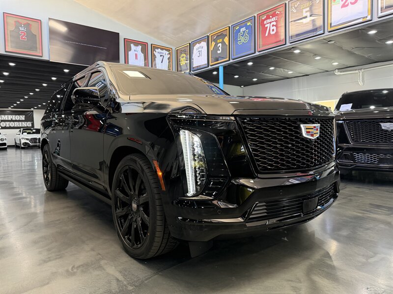 Used 2026 Cadillac Escalade ESV Sport w/ Touring Package AWD/4WD image 3