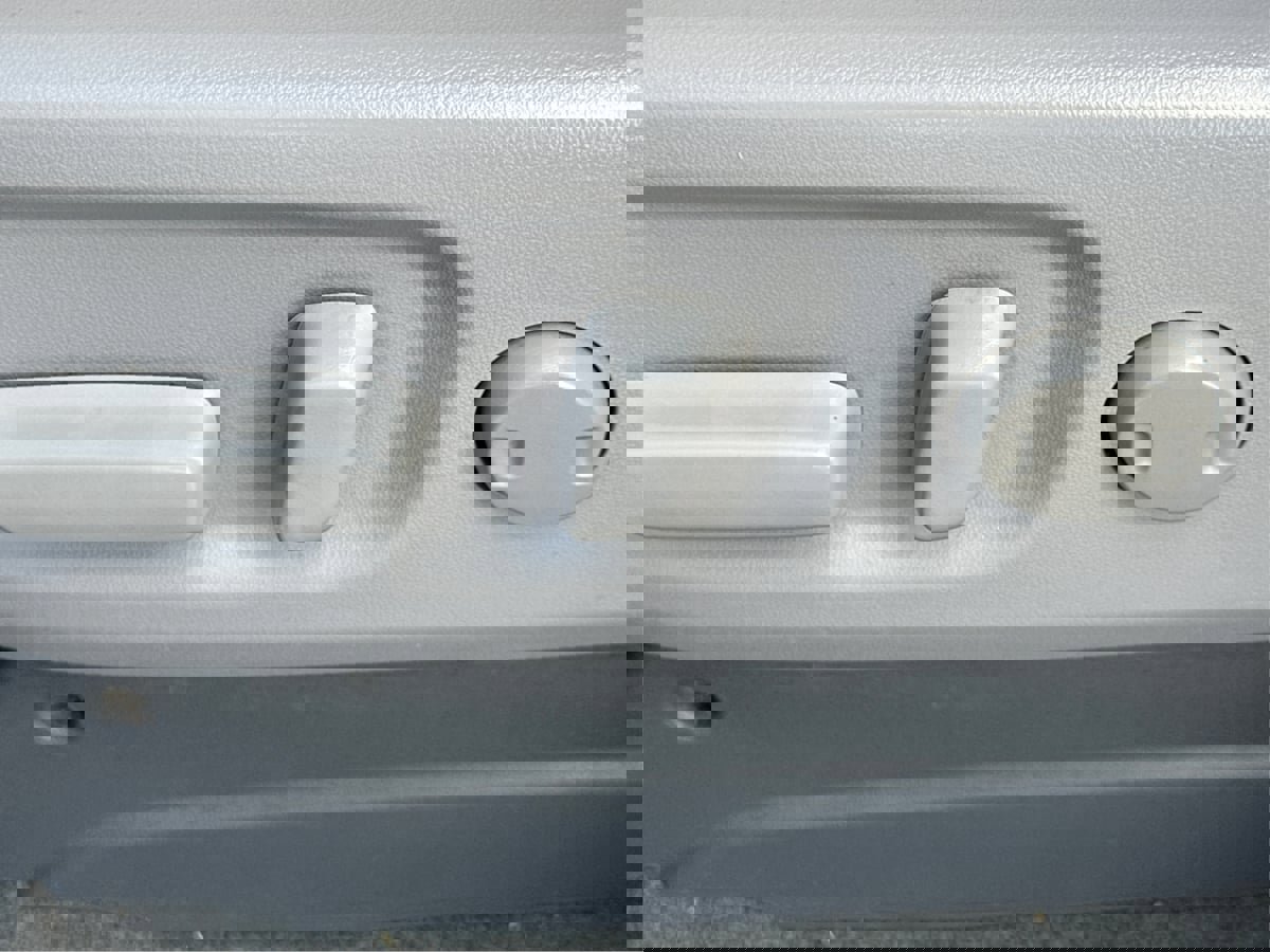 Used 2020 Toyota Sienna LE image 32