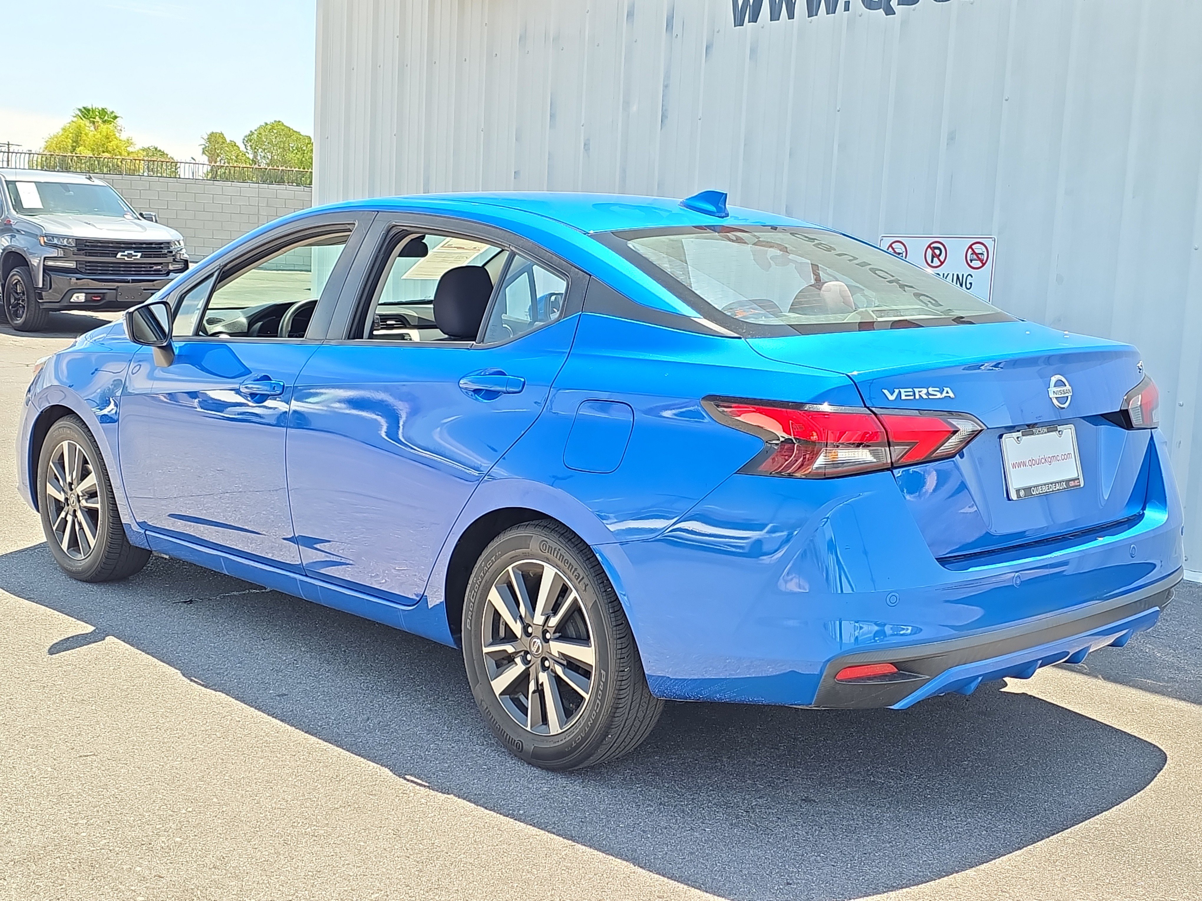 Used 2021 Nissan Versa SV FWD image 5