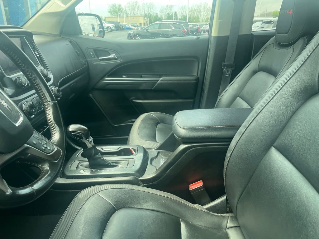 Used 2022 GMC Canyon AT4 w/ Trailering Package image 9