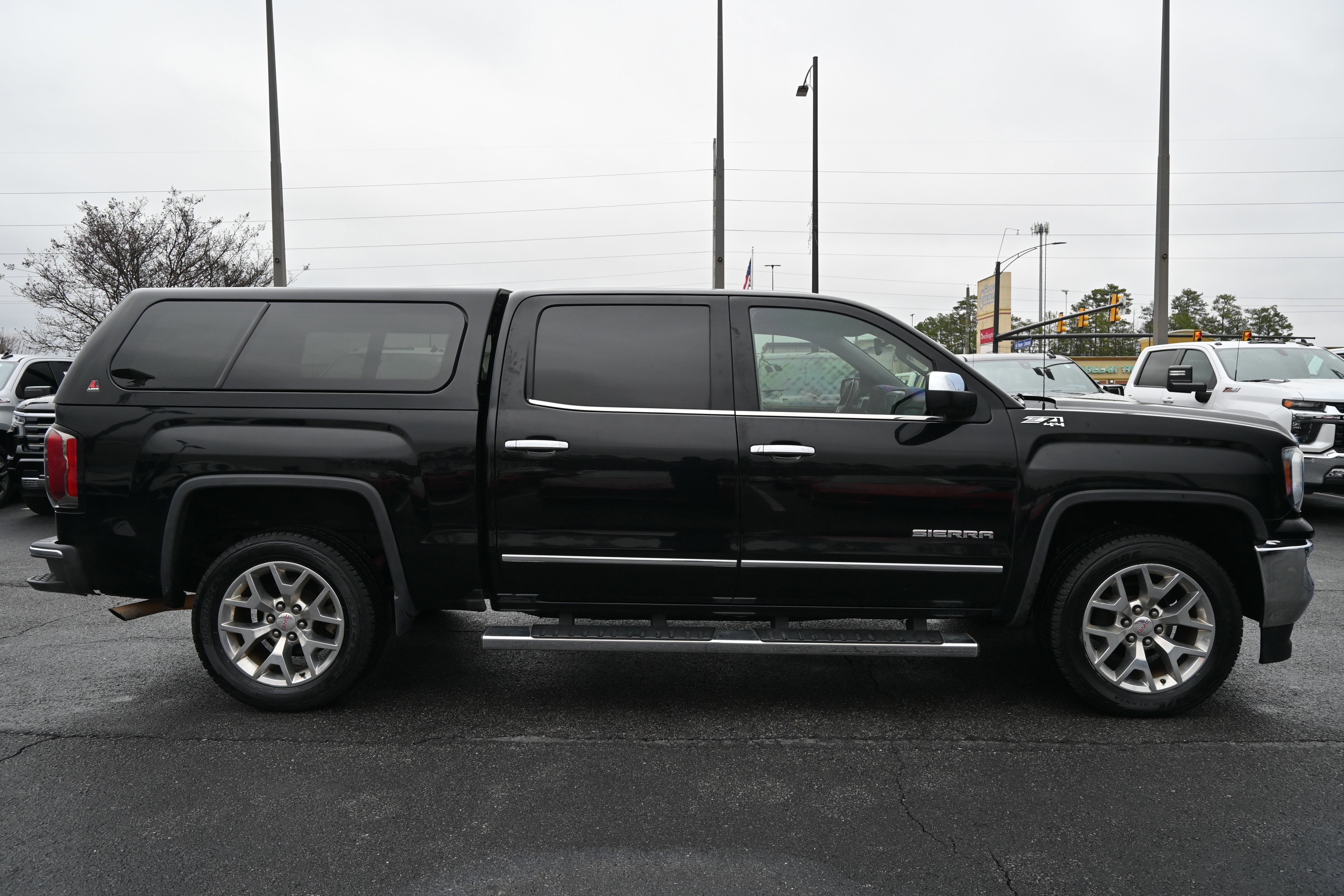 Used 2018 GMC Sierra 1500 SLT image 12