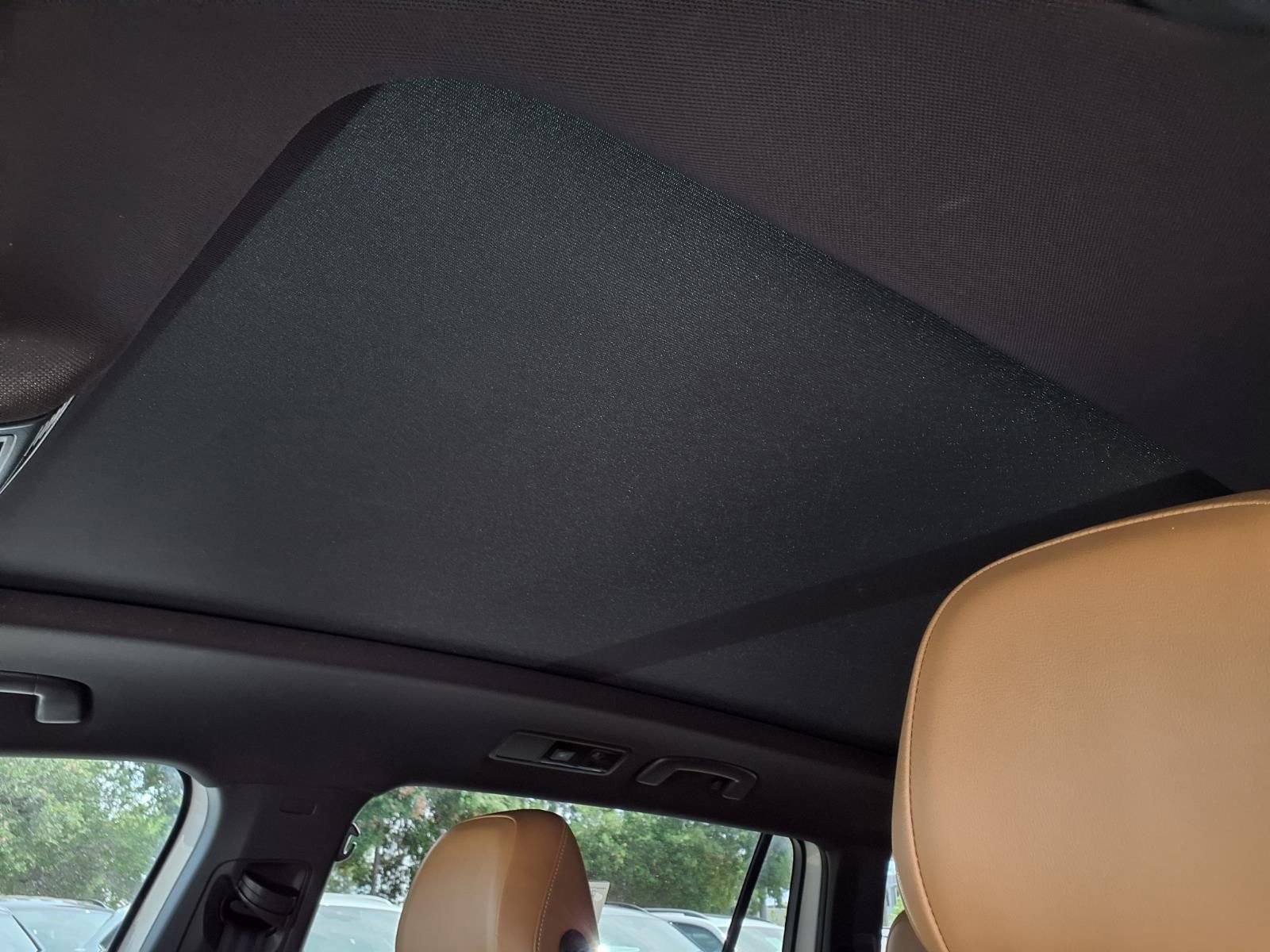 Certified 2023 Volkswagen Tiguan SE R-Line FWD image 19