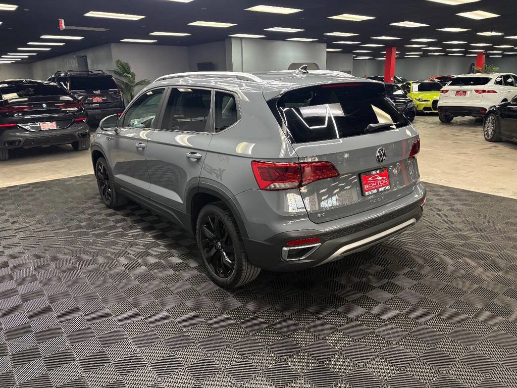 Used 2022 Volkswagen Taos SE FWD image 9