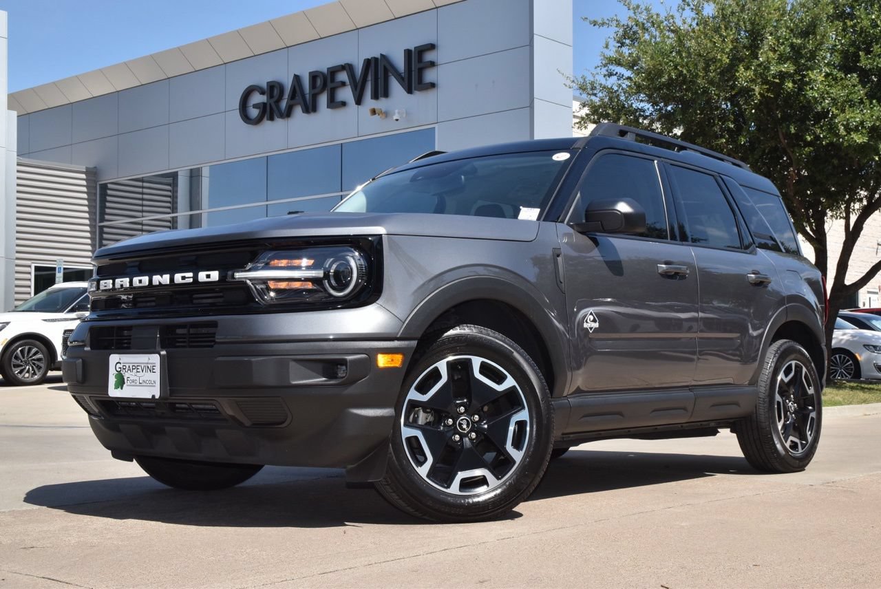 Certified 2023 Ford Bronco Sport Outer Banks w/ Tech Package AWD/4WD image 2