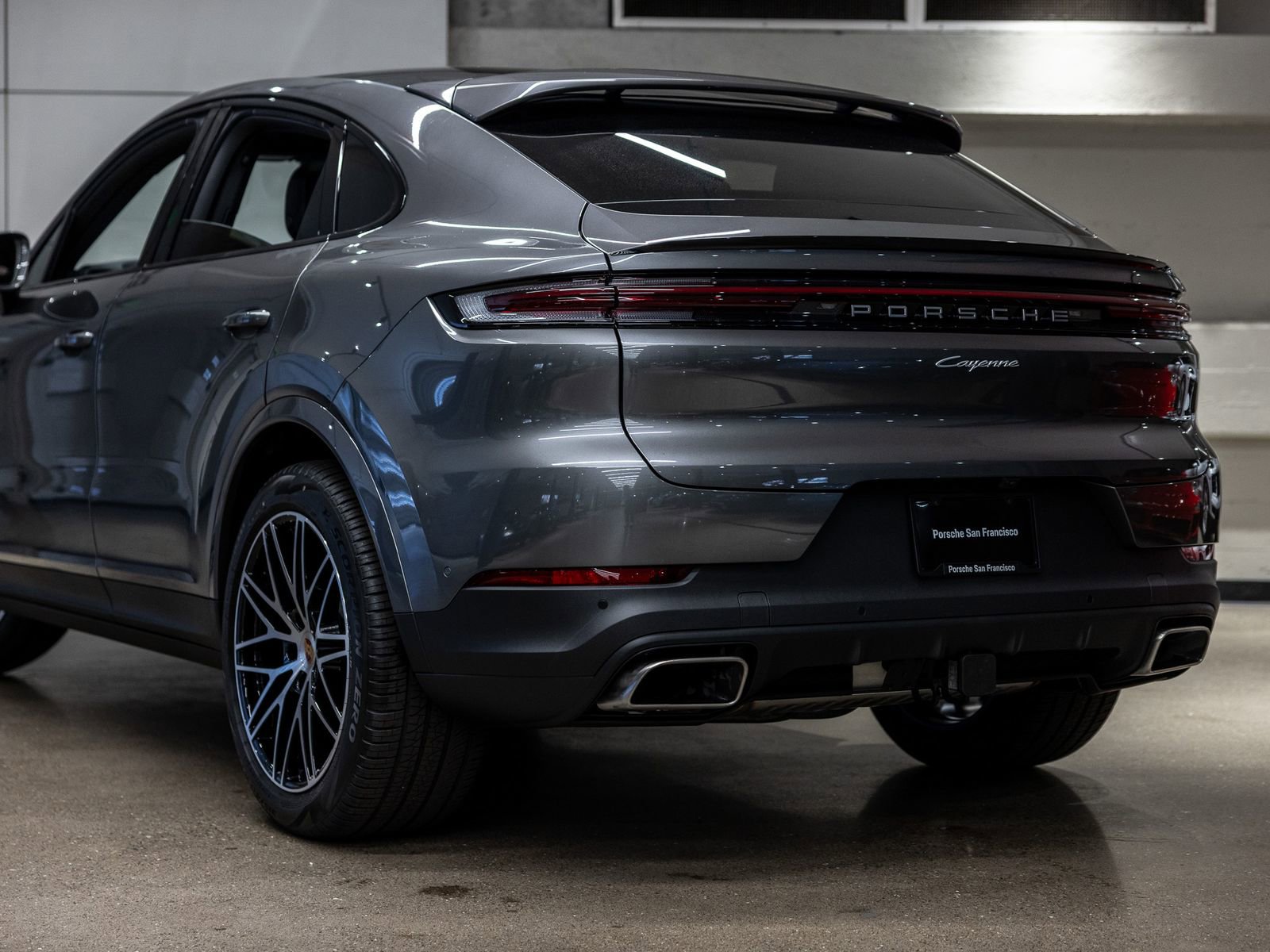 Certified 2025 Porsche Cayenne Coupe AWD/4WD image 24