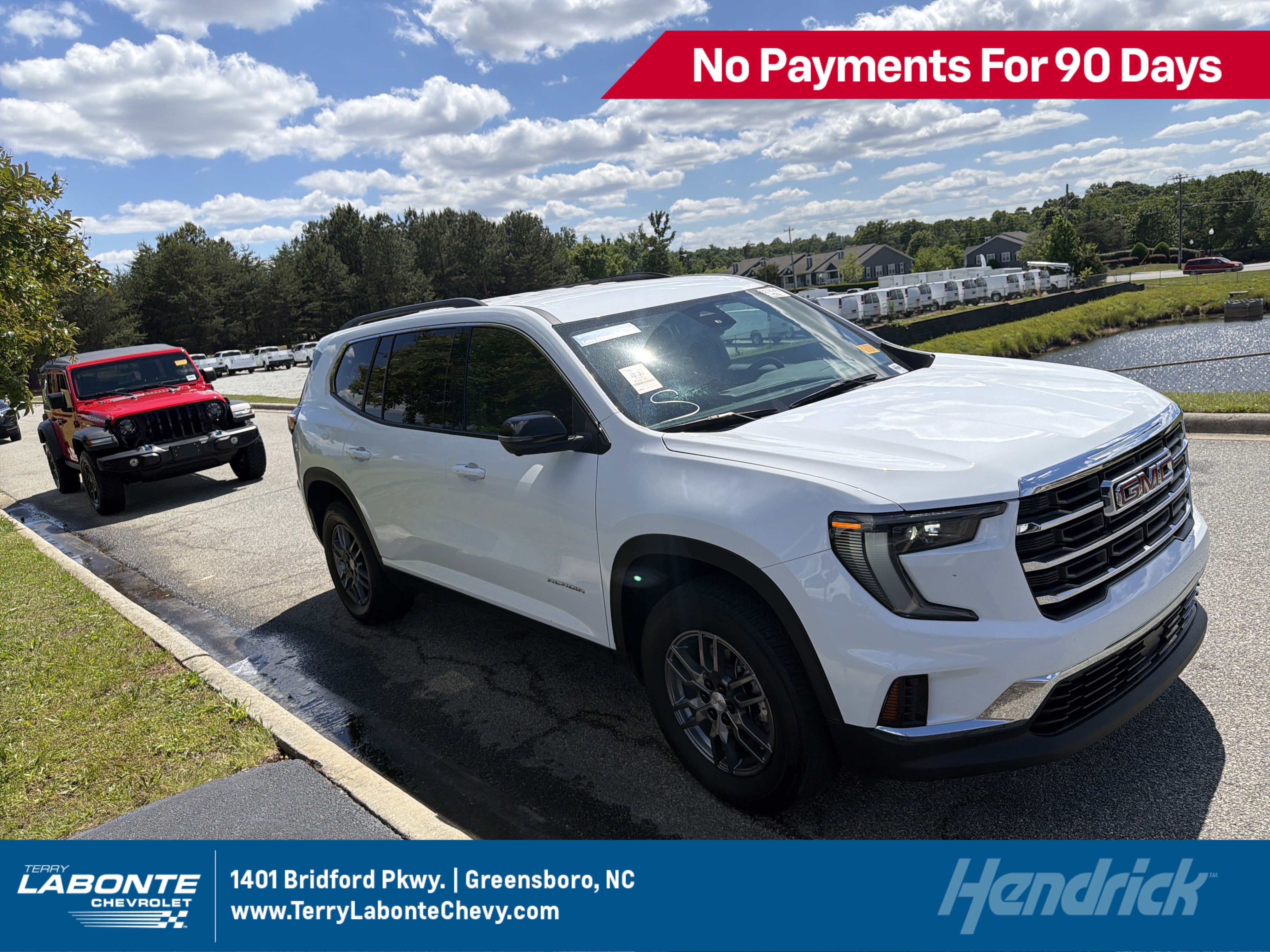Used 2025 GMC Acadia Elevation FWD image 1