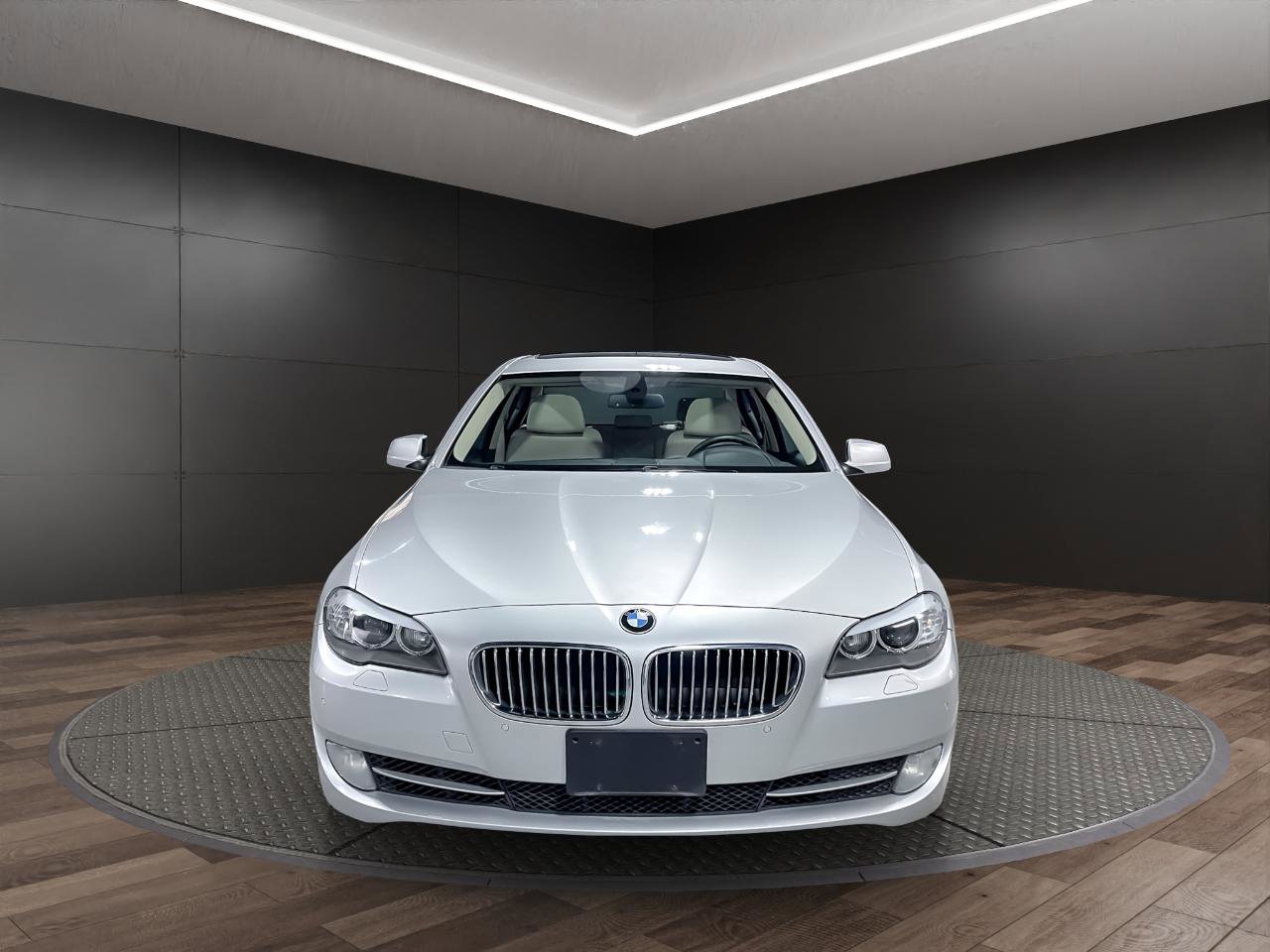 Used 2012 BMW 528i Sedan image 3