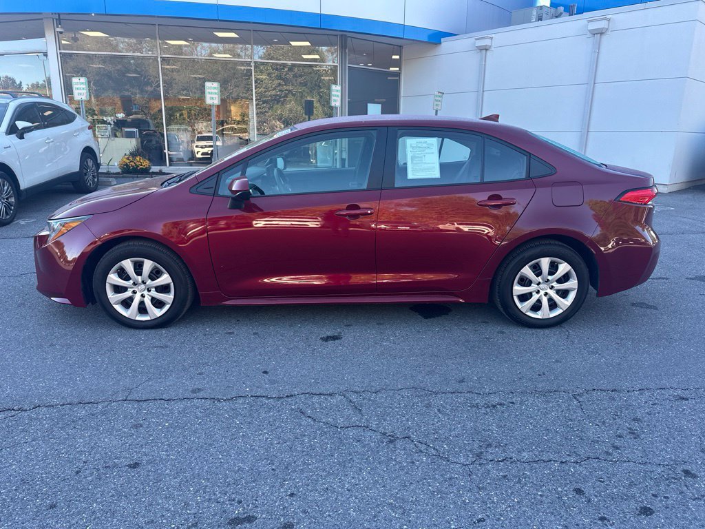 Used 2025 Toyota Corolla LE FWD image 8