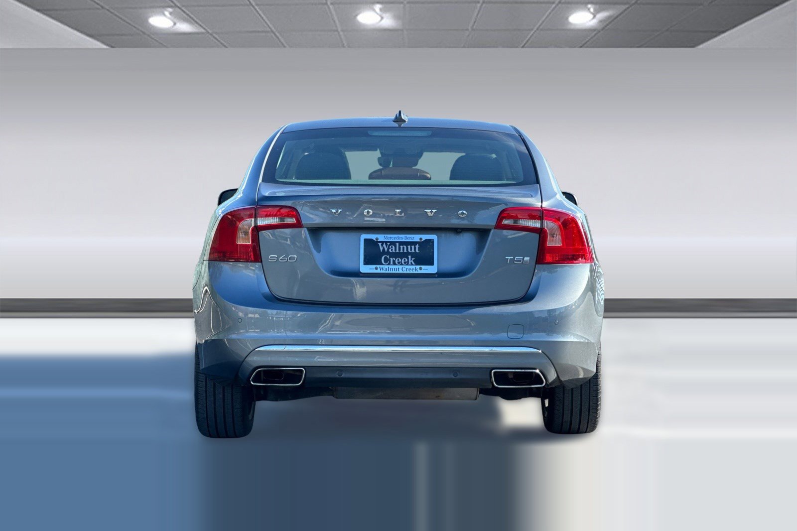 Used 2017 Volvo S60 T5 Inscription Platinum image 9