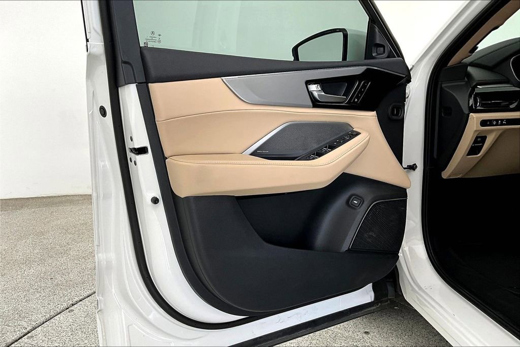 Certified 2026 Acura MDX w/ Technology Package FWD image 21