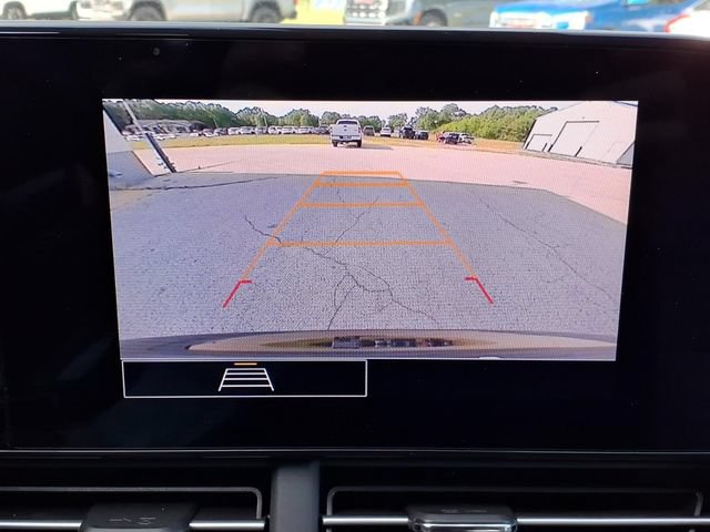 Used 2024 Chevrolet Trax RS w/ Sunroof Package FWD image 22
